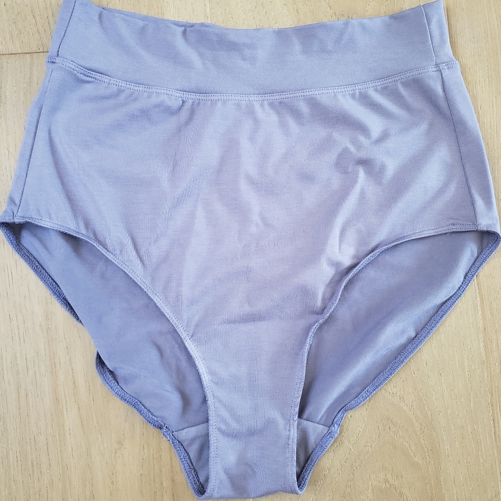 NEW Free Label Kealy Undies in Pebble Size Small